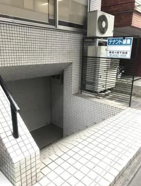第一KNビルの外観