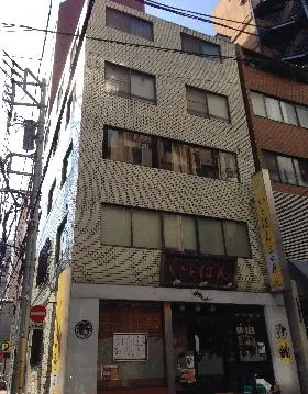 鈴木ビルの外観