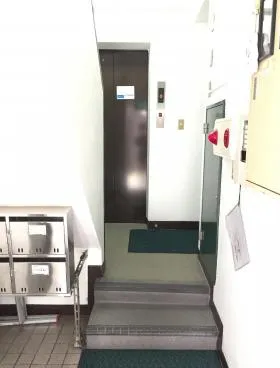 鈴木ビルの外観