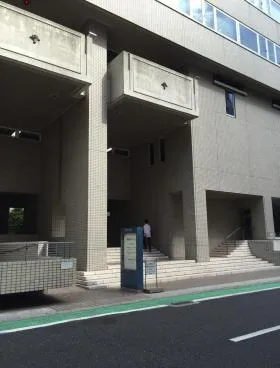 建築会館の外観