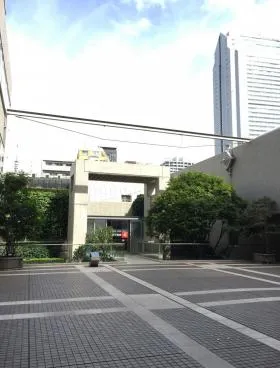 建築会館の外観