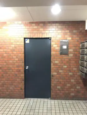 芝サニーハイツビルの外観