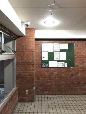 芝サニーハイツビルの外観