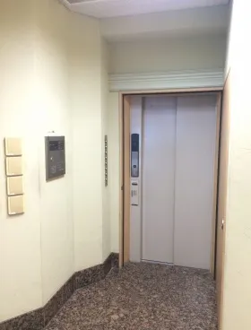 コアビルの外観