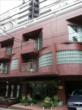 三愛ビル梅館の外観