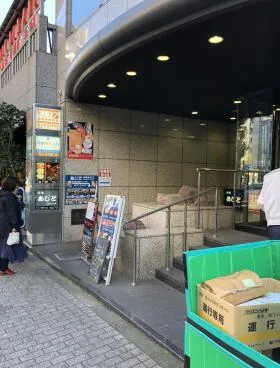 グレイス泉岳寺前ビルの外観