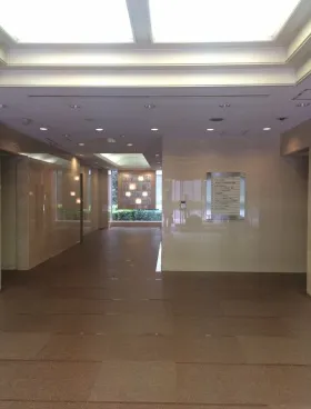 日教販ビルの外観
