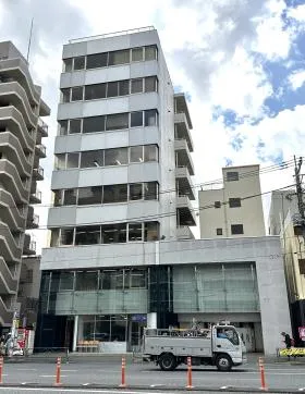 COMS FORUMの外観