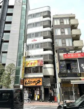 新宿ツシマビルの外観
