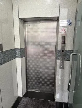 新宿ツシマビルの外観