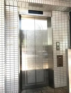 工新別館ビルの外観
