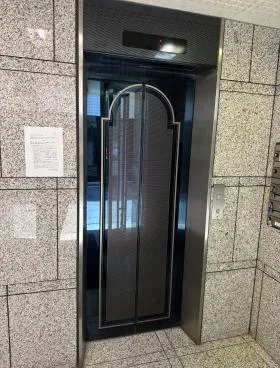 アライビルの外観