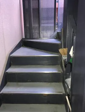 キカワダビルの外観