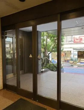 OZAWA BUILDINGの外観