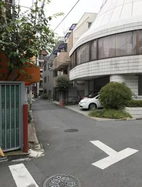 山根ビルの外観