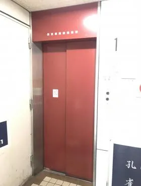 新澤ビルの外観