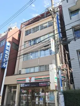 平和相互ビルの外観