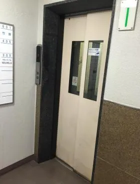 竹内ローリエビルの外観
