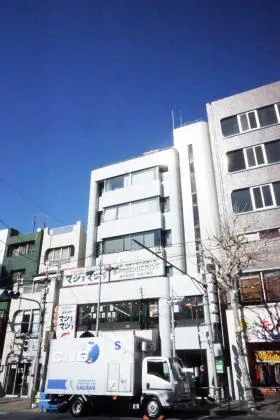 AUビルの外観