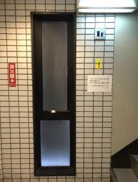 AUビルの外観