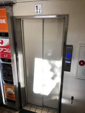 ニュー西村ビルの外観