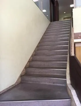 柳屋ビルの外観