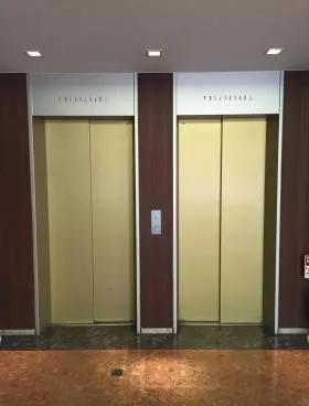 柳屋ビルの外観