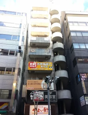 MFビルの外観