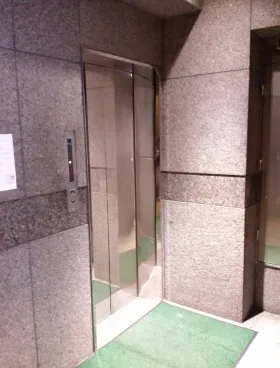 MFビルの外観