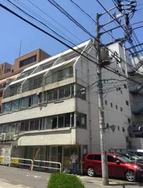 アート第1ビルの外観