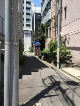 アート第1ビルの外観