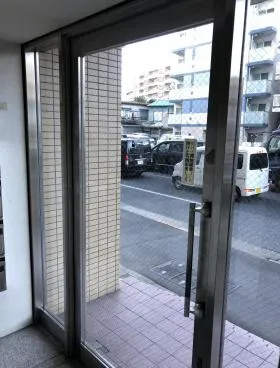 ブリミエール2号館ビルの外観