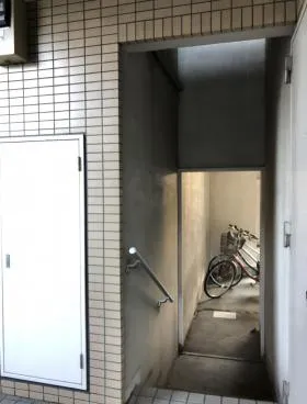 ブリミエール2号館ビルの外観