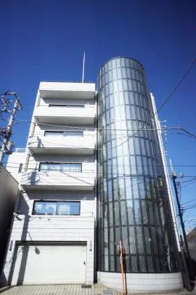 CADビルの外観