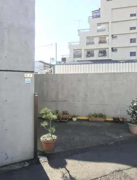ヤグラビルの外観