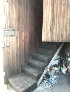 ヤグラビルの外観