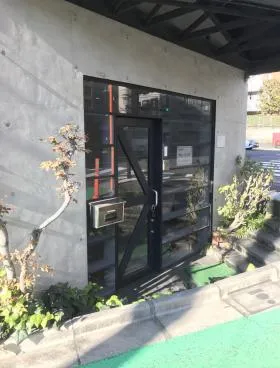 ヤグラビルの外観