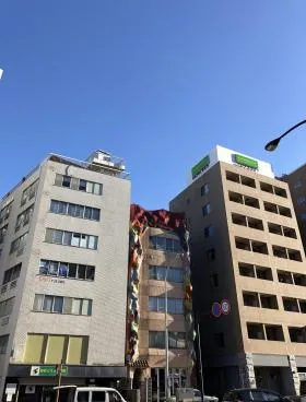 ハプニングタワー曙橋ビルの外観