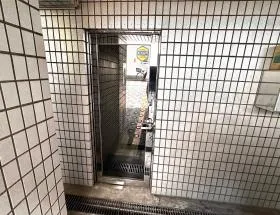 Aビルの外観