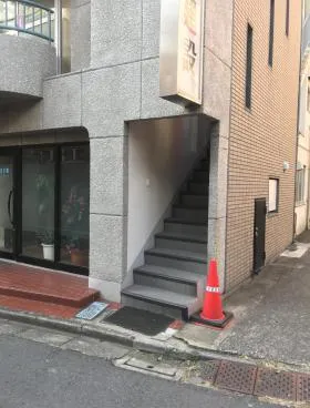City AK20ビルの外観