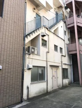 City AK20ビルの外観