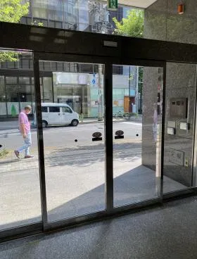 ユニコム人形町ビルの外観