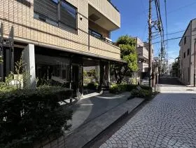 コンフォール四谷ビルの外観