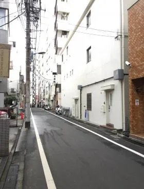 YYビルの外観