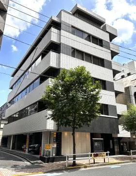 四谷三栄町スクエアビルの外観
