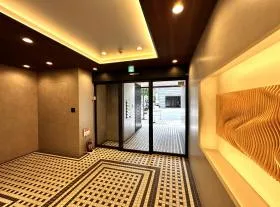 四谷三栄町スクエアビルの外観