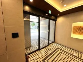 四谷三栄町スクエアビルの外観