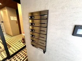 四谷三栄町スクエアビルの外観