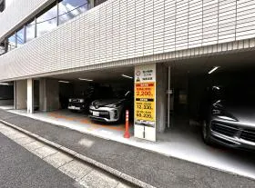 四谷三栄町スクエアビルの外観