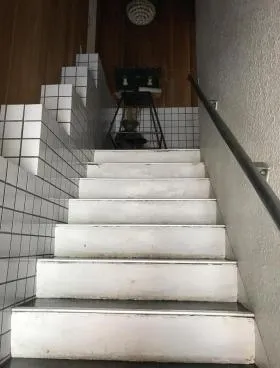 Step Inビルの外観